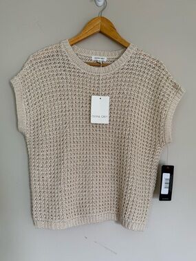 NEW Olivia Grey Beige Neutral Open-Knit Crochet Cap Sleeve Sweater Top Sz
M
